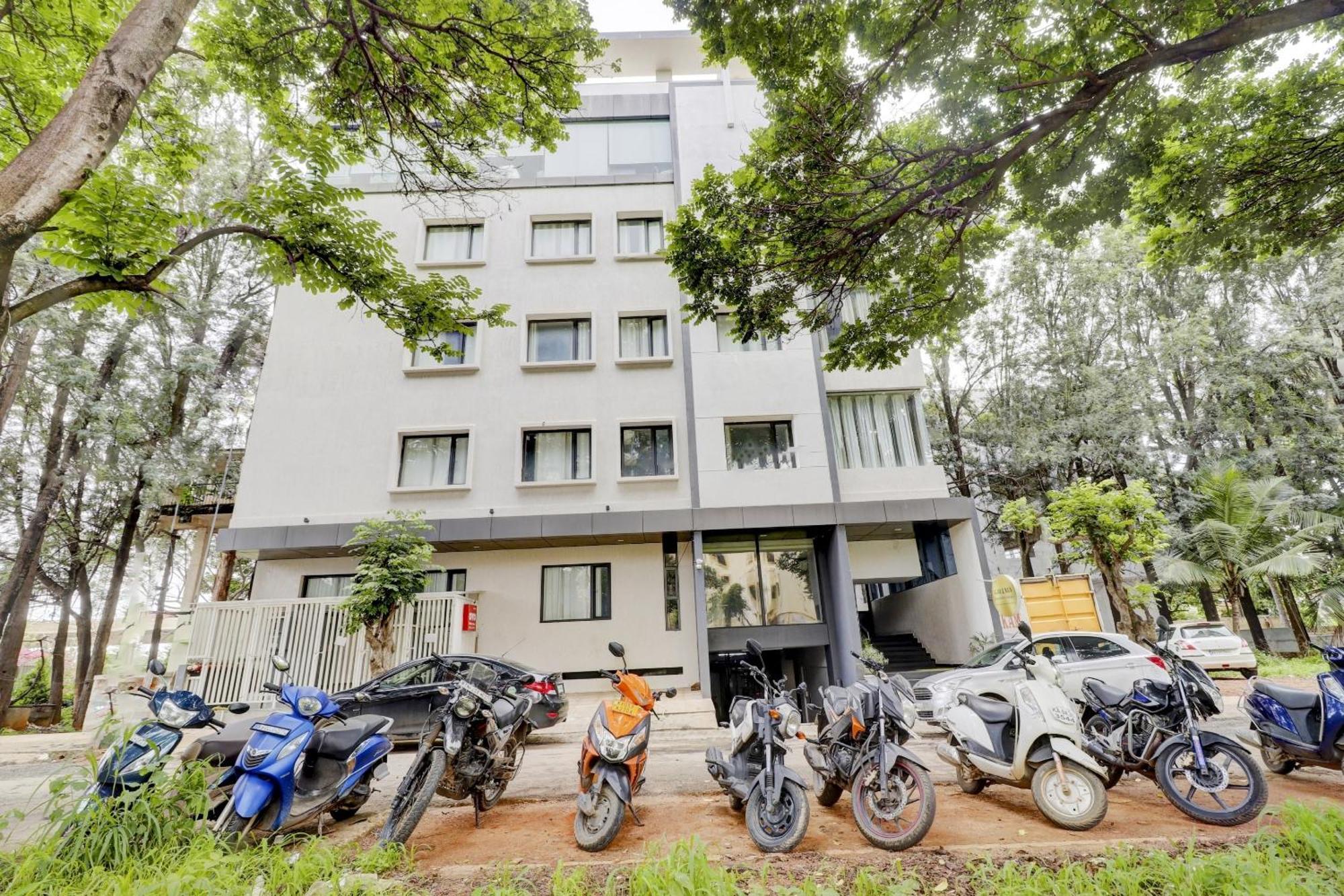 Super Sleek Townhouse Galexia Hotel And Resorts Bangalore Exterior photo